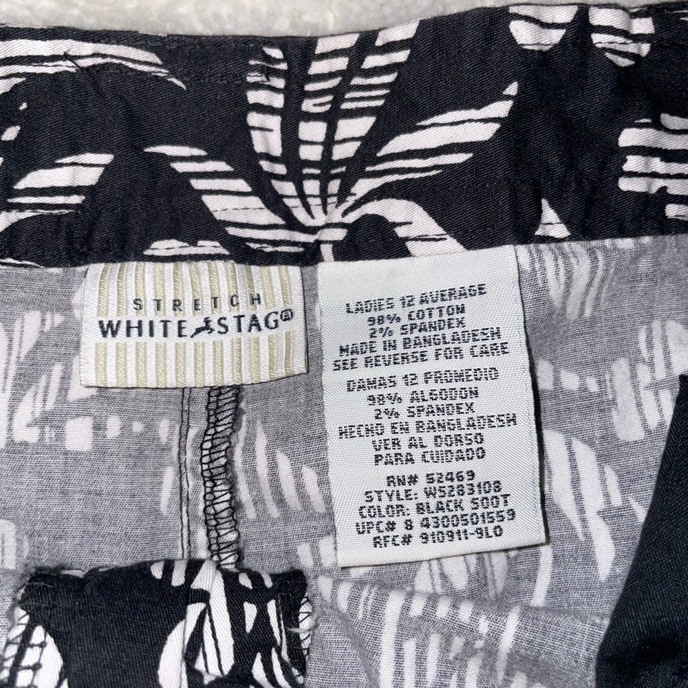 White Stag Floral Black and White Capris - Picture 3 of 6